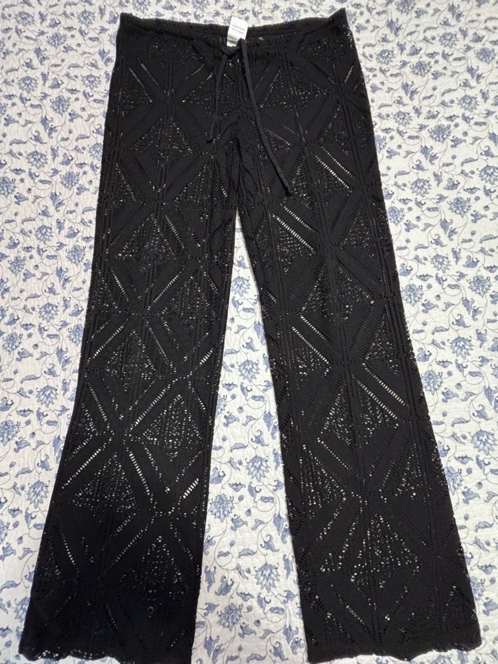 Laundry by Shelli Segal Black open knit crochet type pants Size Medium festival